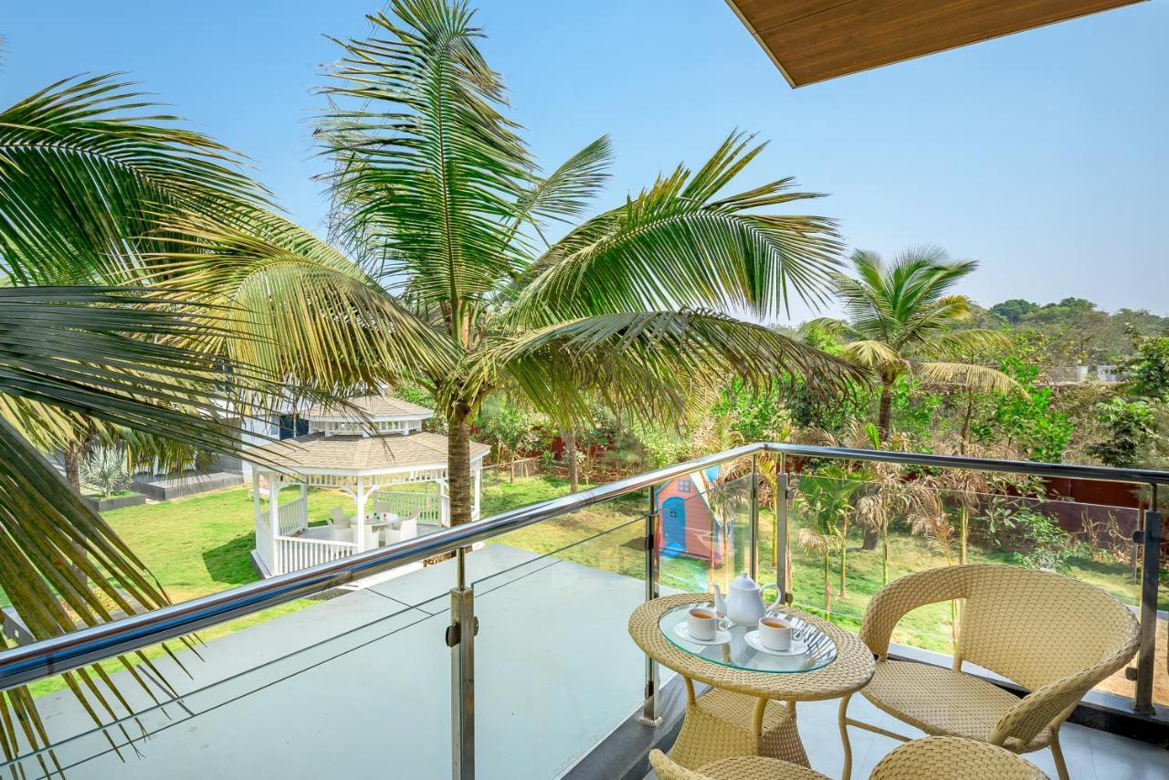 Saffronstays Palm Paradise, Kalyan Khadavli - Swimming Pool With Water Slides, Gazebo And Indoor Games Padghe Kültér fotó