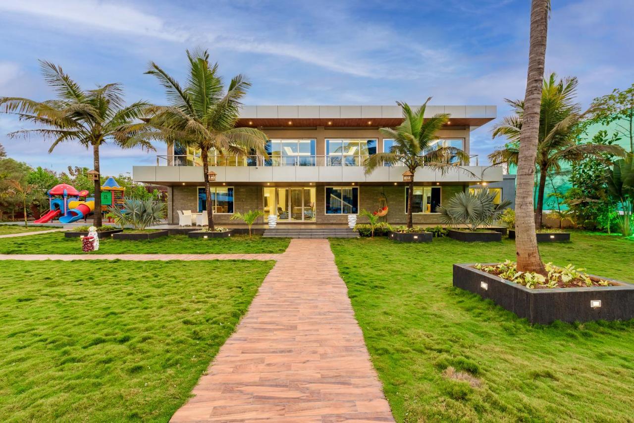 Saffronstays Palm Paradise, Kalyan Khadavli - Swimming Pool With Water Slides, Gazebo And Indoor Games Padghe Kültér fotó