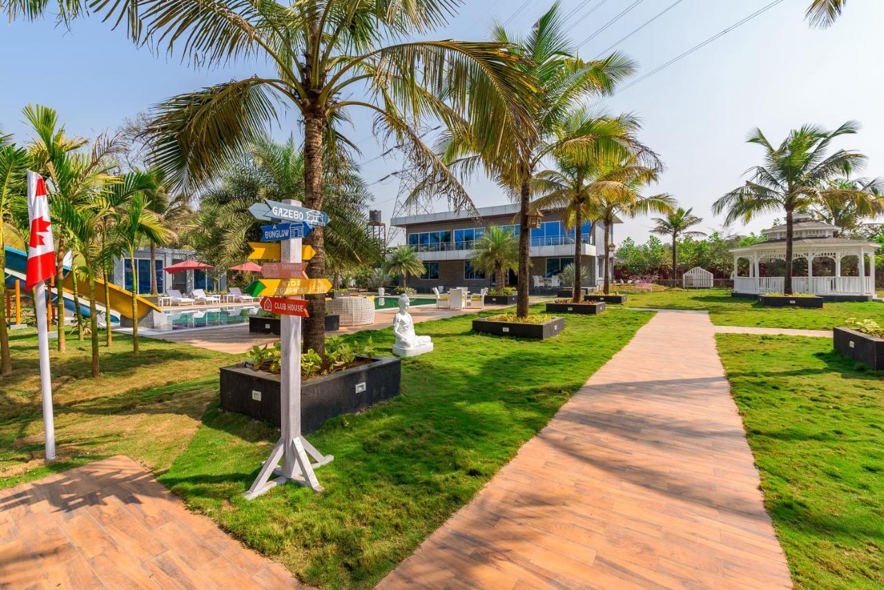 Saffronstays Palm Paradise, Kalyan Khadavli - Swimming Pool With Water Slides, Gazebo And Indoor Games Padghe Kültér fotó