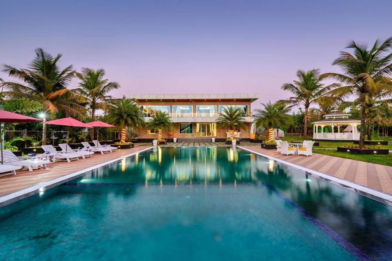 Saffronstays Palm Paradise, Kalyan Khadavli - Swimming Pool With Water Slides, Gazebo And Indoor Games Padghe Kültér fotó